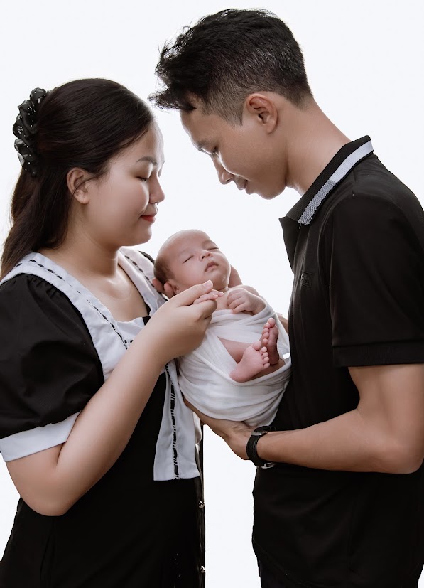 Chụp Ảnh Bé 2 Tháng Tuổi Tại Thủ Đức – Lưu Giữ Thanh Âm Ngọt Ngào Của Tuổi Thơ Cùng Tiệm Ảnh Má Lúm